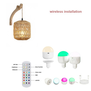 Lampe murale LED en rotin et bois tressé avec ampoule LED RGB rechargeable, commande par télécommande, design rétro pour salon de thé, maison d'hôtes, chambre à coucher - Product Image 1