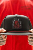 Casquettes de luxe Hip Hop logo brodé à 5 panneaux, chapeau perforé imperméable à l'eau avec trou découpé au laser