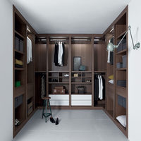 Système d'organisation de dressing sur mesure avec tiroirs et tringles de suspension