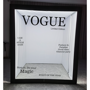 Cabina de Fotos con Ventilador de Hologramas - Exhibición Futurista para Exposiciones Tecnológicas y Zonas Interactivas de Centros Científicos - Product Image 2