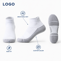 Chaussures de course athlétiques blanches à semelle coussinée, respirantes, en maille, avec gestion de l'humidité, maintien du talon et bout plat