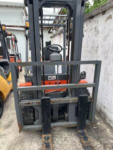 Chariot élévateur à fourche mini d'occasion HELI 3 tonnes FD30, qualité supérieure, diesel, avec 6 mois de service après-vente - Product Image 4