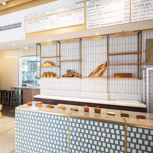 Vitrina Moderna para Panadería de Madera Maciza y Acero Inoxidable con LED - Estilo Minimalista de Lujo, Personalizable para Panaderías Artesanales y Cafeterías Premium - Product Image 5