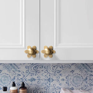 Poignée de porte de tiroir de commode de cuisine en laiton massif Qiansi HK0355, petite <span class=keywords><strong>marguerite</strong></span>, laiton antique - Product Image 6