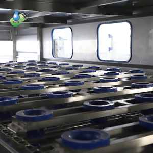 Équipement de production clé en main pour le remplissage, le lavage, la fermeture et l'emballage automatique de bouteilles d'eau liquide de <span class=keywords><strong>20</strong></span> <span class=keywords><strong>litres</strong></span> (5 gallons) - Product Image 2