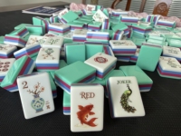 Jeu de tuiles de mahjong en acrylique de style chinois de luxe, design Dragon Phoenix, gravure au laser, impression UV, écologique, durable, 4 couches