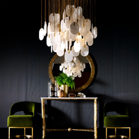 Lustre suspendu moderne en pierre d'albâtre naturelle de luxe avec cadre doré pour la salle à manger, le salon, la décoration de la pièce