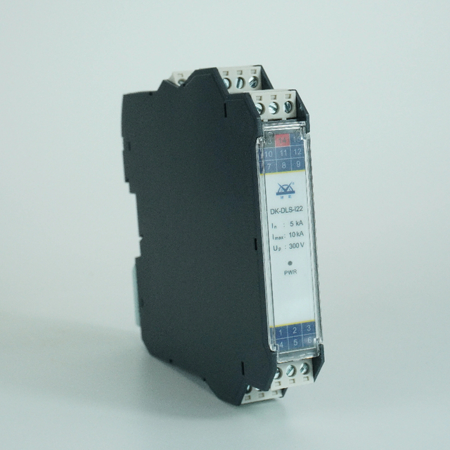 Analog Signal Isolator Transmitter DC Galvanic Separation Analog Signal Splitter Current Voltage Transmitter(4-20ma 2 in 2 Out)