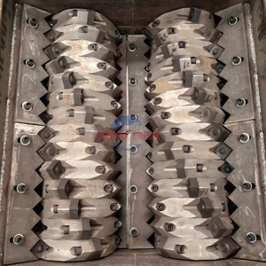 เครื่องย่อยแบบสองเพลาพร้อมใบมีดคู่สำหรับรีไซเคิลขยะพลาสติก ไม้ และยาง - Product Image 2