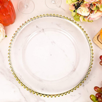 Platos Base Transparentes con Borde Dorado |   Platos de plástico esmerilado de 13 pulgadas con borde de cuentas para fiestas, banquetes y Navidad