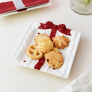 Nuevo Juego de Vajilla de Cerámica Pintada a Mano con Diseño Europeo de la Serie Navideña, Incluye Juego Completo de Tazones, Platos, Tazas y Frascos Sellados - Product Image 2