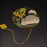 Marcapáginas de Latón Hueco con Colgante de Flor y Cadena, Envío Rápido, Regalo para el Regreso a Clases, Club de Lectura, Recuerdo de Carnaval