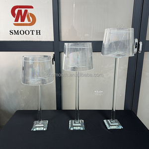 Set di 3 Pezzi Popolari SMOOTH: Paralumi, Centrotavola per Matrimoni, Portacandele Dorati per Forniture Nuziali - Product Image 5