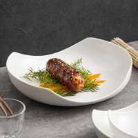 Service de vaisselle en porcelaine écologique Two Eight, assiettes irrégulières pour restaurant, style moderne et luxueux, assiettes en céramique durables