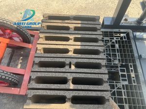 Meistverkaufte Kleine Betonblock-Formmaschine QTJ4-40 Hohlblockherstellungsanlage - Product Image 4