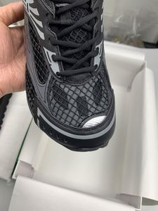 Sneakers unisexes légères et tendance avec empeigne en mesh, design à lacets et bout fermé, tendance mode été automne hiver - Product Image 3