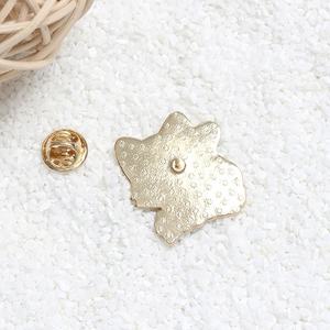 Pin de solapa de esmalte suave, insignia de metal de gato, animal de dibujos animados personalizado - Product Image 5