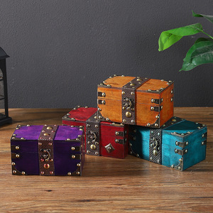 กล่องเก็บของไม้สไตล์เรโทรพร้อมตัวล็อคโลหะ กล่องใส่เครื่องประดับตกแต่งสำหรับใช้ในบ้าน - Product Image 4