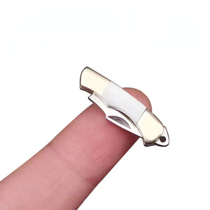 Portable Folding <span class=keywords><strong>Mini</strong></span> Pocket <span class=keywords><strong>Knife</strong></span> Multifuncional Chaveiro Pingente Camping Outdoor Small Knives Cutter Opener Desembalagem Ferramenta Mão - Product Image 3