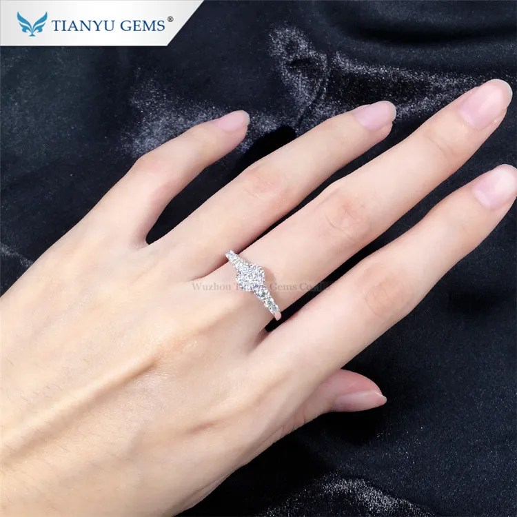 Tianyu 보석 골드 결혼 반지 브릴리언트 컷 moissanite 다이아몬드 매화 꽃 디자인 화이트 골드 손가락 반지