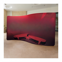 Rak Display Kain Tension Lengkung Berbentuk S dengan Bingkai Aluminium, Sarung Bantal Photo Booth Pameran Dagang, Cetak Logo Kustom