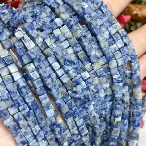 4 × 4 mm blaue Fleckenwürfel Perlen natürliche Energie Heilung glatter Edelstein quadratische lose Perlen für Armband Halskette Herstellung Großhandel