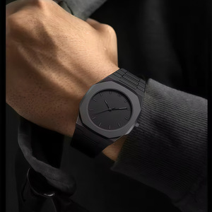 นาฬิกาควอตซ์ผู้ชายแบบสบายๆ เป็นมิตรกับสิ่งแวดล้อม ดีไซน์พลาสติกแบบ unisex สีดำ ตัวชี้แบบโอเวอร์ไซส์ สายซิลิโคน - Product Image 4