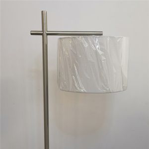 Lampe de chevet personnalisée pour hôtel, chambre king-size Wyndham, lampe de chevet simple pour chambre d'hôtes, corps en fer nickel brossé avec USB et prise - Product Image 4