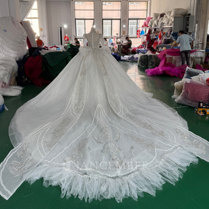 Vestido de Novia Barroco Impresionante con Cuello Barco, Manga Corta con Ilusión de Transparencia y Apliques, Ideal para Fiestas y Bodas, para Novias Musulmanas Modestas, Modelo MC060 - Product Image 3