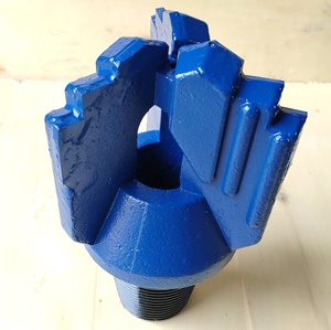 Máy cắt <span class=keywords><strong>PDC</strong></span> hợp kim 9-10 inch <span class=keywords><strong>3</strong></span> cánh mũi khoan cacbua mới được rèn để khoan giếng nước đất sét khoan đá mềm để kéo bước - Product Image 1