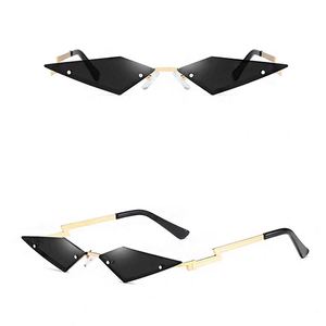 Fabricación Venta caliente sin montura pequeña de ojo de <span class=keywords><strong>gato</strong></span> <span class=keywords><strong>gafas</strong></span> de sol Diamante de moda <span class=keywords><strong>gafas</strong></span> de sol de las mujeres 2020 - Product Image 2