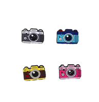 Pins de revers en émail en forme d'appareil photo de dessin animé en métal, accessoires cadeaux pour enfants, médailles commémoratives culturelles amusantes de la ville