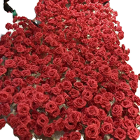 Boules de fleurs bordeaux pour centres de table de mariage, grandes boules de fleurs, centres de table, boules de fleurs rouges
