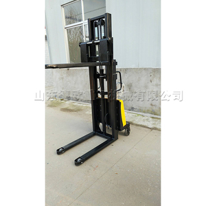 Apilador Semieléctrico de Alta Eficiencia con Radio de Giro Reducido para Pasillos Estrechos y Trabajo en Espacios Limitados - Product Image 3