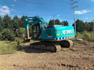รถขุดตีนตะขาบ KOBELCO SK200 สภาพดีเยี่ยม ใช้งานน้อย ระยะการใช้งาน 4500 มม. เหมาะสำหรับงานขุดร่อง - Product Image 3