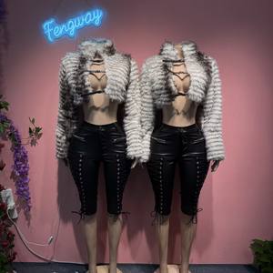 Completo da <span class=keywords><strong>Donna</strong></span> 2026: Top <span class=keywords><strong>Sexy</strong></span> in Pelliccia con Lacci e Pantaloni in Pelle PU Abbinati - Set Due Pezzi per Outfit da Discoteca - Product Image 2