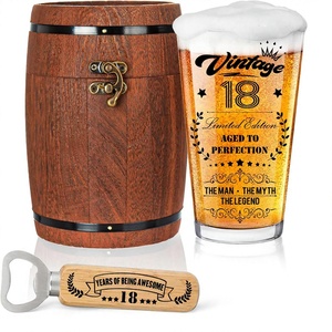 Coffret Cadeau Vintage 18ème Anniversaire : Verre à Bière en Bois Gravé, Décapsuleur et Carte – Cadeau d'Anniversaire - Product Image 2