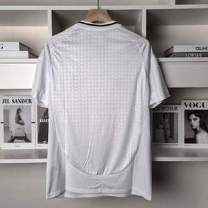 2024/2025 réel Thai <span class=keywords><strong>BENZEMA</strong></span> <span class=keywords><strong>maillot</strong></span> <span class=keywords><strong>de</strong></span> Football <span class=keywords><strong>maillot</strong></span> <span class=keywords><strong>de</strong></span> Football homme joueur Fan Kit uniforme pour les enfants - Product Image 3