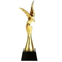 Trophée unique en résine créative en forme d'aigle volant avec base en cristal noir pour récompenses et souvenirs