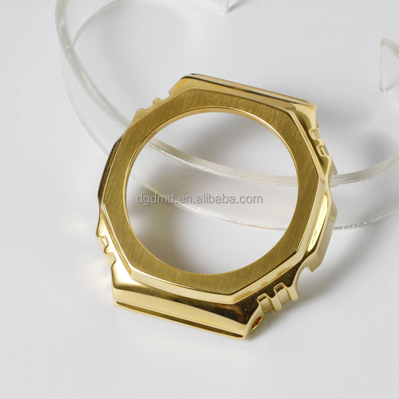 Boîtier doré (avec logo)