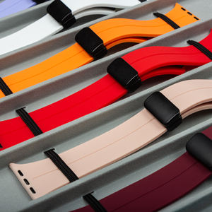 Hot Sale Comfortable Luxury Magnetic <strong>Buckle</strong> Silicone Comfortable to Wear Suitable for IWatch Series <strong>Watch</strong> <strong>Strap</strong> - Product Image 3