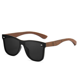 Nouveaux hommes à la mode <span class=keywords><strong>lunettes</strong></span> de soleil polarisées femmes décoration intégrée bambou bois <span class=keywords><strong>lunettes</strong></span> de soleil en gros <span class=keywords><strong>2023</strong></span> - Product Image 1