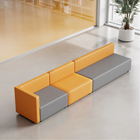 Ensemble de canapés en bois massif, design créatif, minimaliste et moderne, avec revêtement en cuir anti-griffures, personnalisable pour les magasins de vêtements, les salons, les écoles et les bureaux