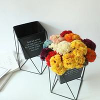 Bunga buatan dari karet lembut, bunga nasi, buah Aberdeen, dan hydrangea MW17661