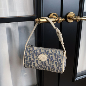 Bolso de Mano para Mujer con Cierre de Cremallera, Elegante Bolso Bandolera, Bolso Boston de Diseñador de Lujo Popular para Uso Diario - Product Image 1
