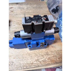 Vanne proportionnelle Rexroth 4WRZE16W8-50-7L/6EG24NETK3/VF103M, commande hydraulique industrielle - Product Image 3