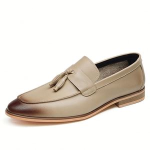 Mocassins de conduite pour hommes en cuir véritable faits main - Cuir de vachette première couche, à pampilles, décontractés, à enfiler, style britannique tendance - Product Image 3