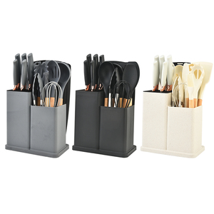 Accessoires de cuisine pour la maison et les ustensiles de cuisine 19pcs manche en bois outils en silicone avec planche à découper et couteaux ustensiles de cuisine - Product Image 5