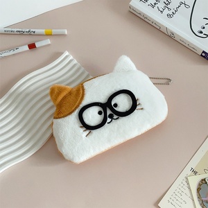Trousse à crayons en peluche <span class=keywords><strong>chat</strong></span> noir et blanc mignonne à bas prix, sac de rangement de papeterie pour étudiants - Product Image 3
