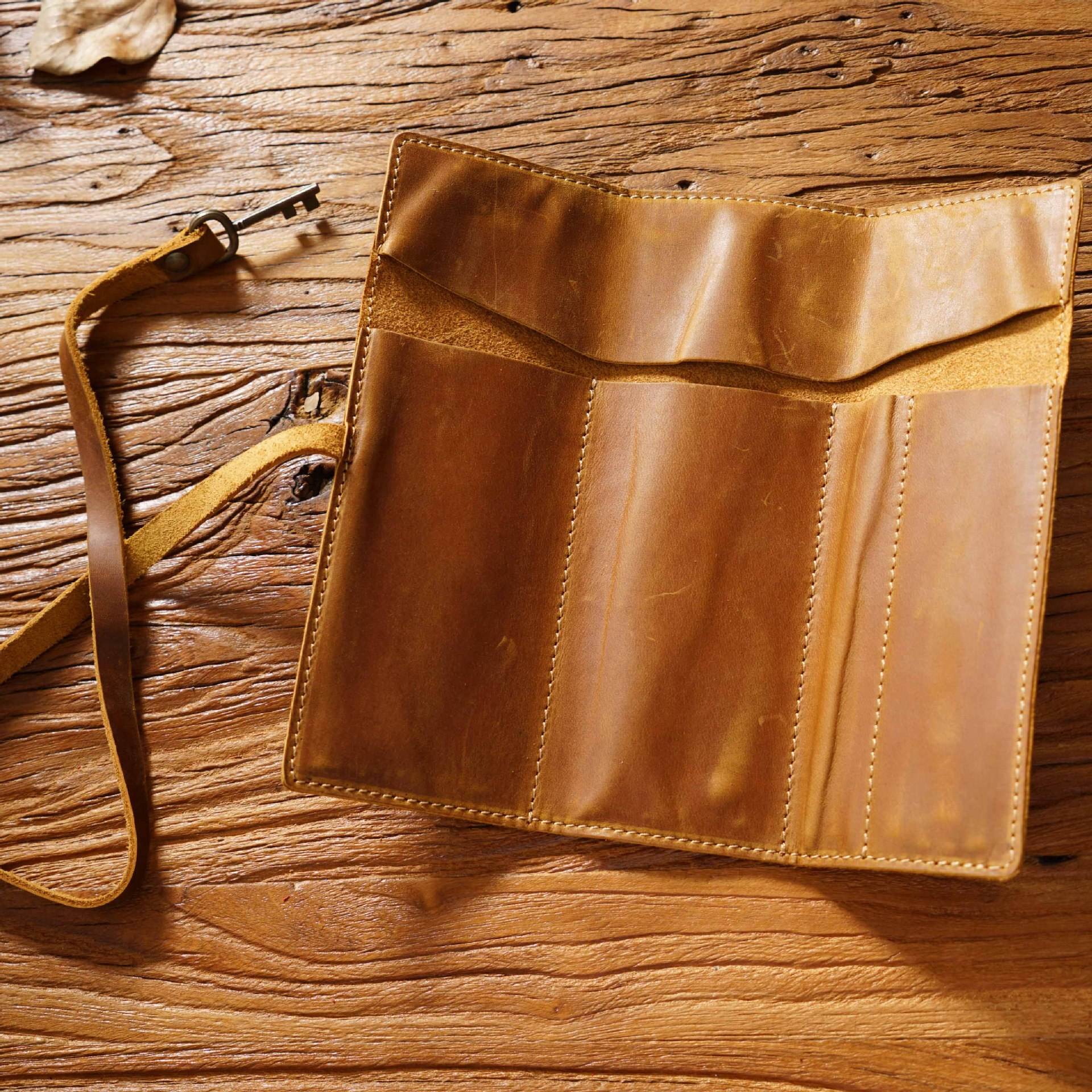 ม้าบ้าสีน้ำตาล